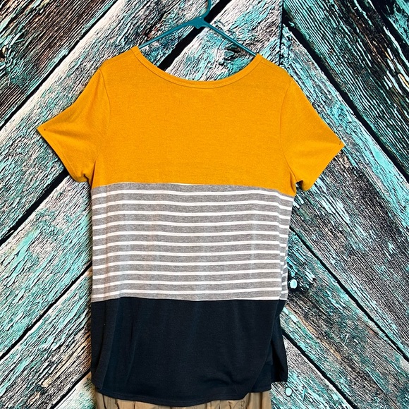 Modern marigold Reborn J Women’s size large top - Picture 3 of 4